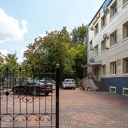 Hotel Topaz Asztana Kültér fotó