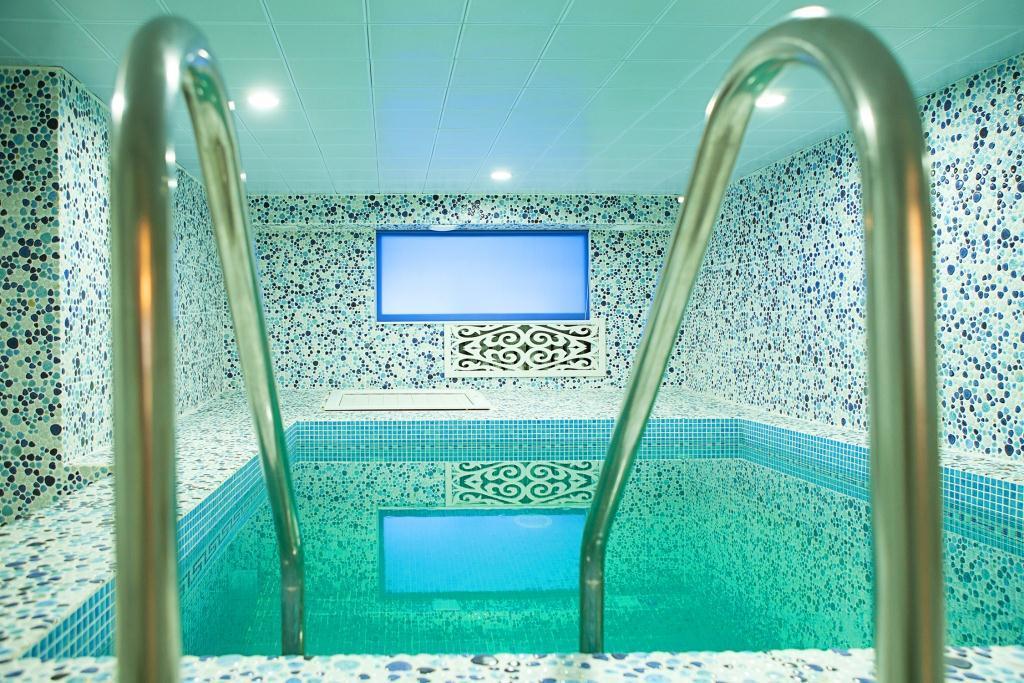 Hotel Topaz Asztana Kültér fotó