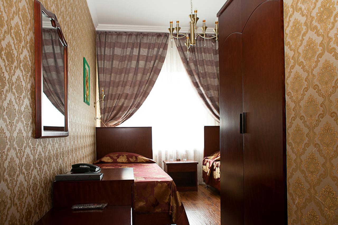 Hotel Topaz Asztana Kültér fotó
