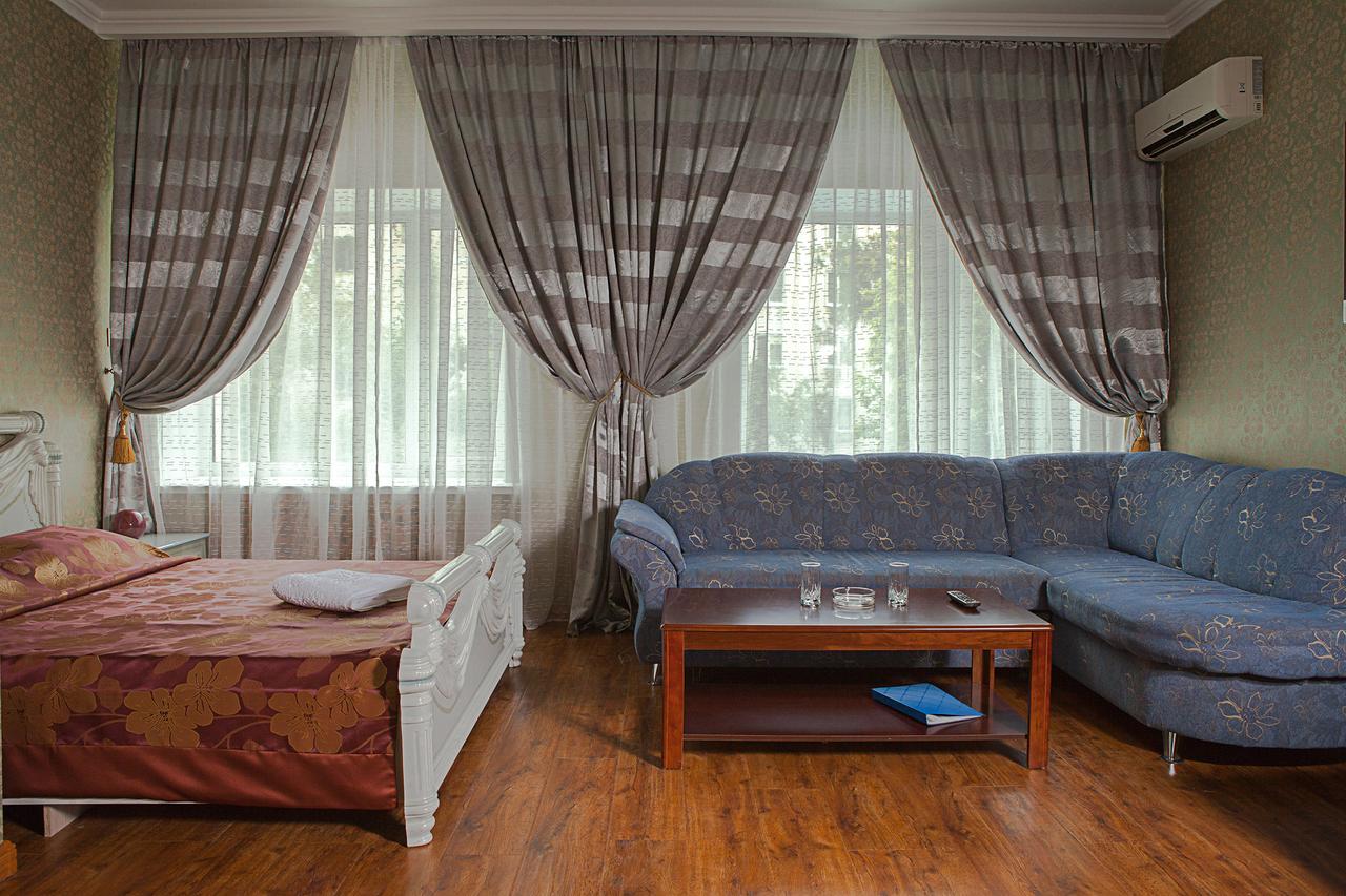 Hotel Topaz Asztana Kültér fotó