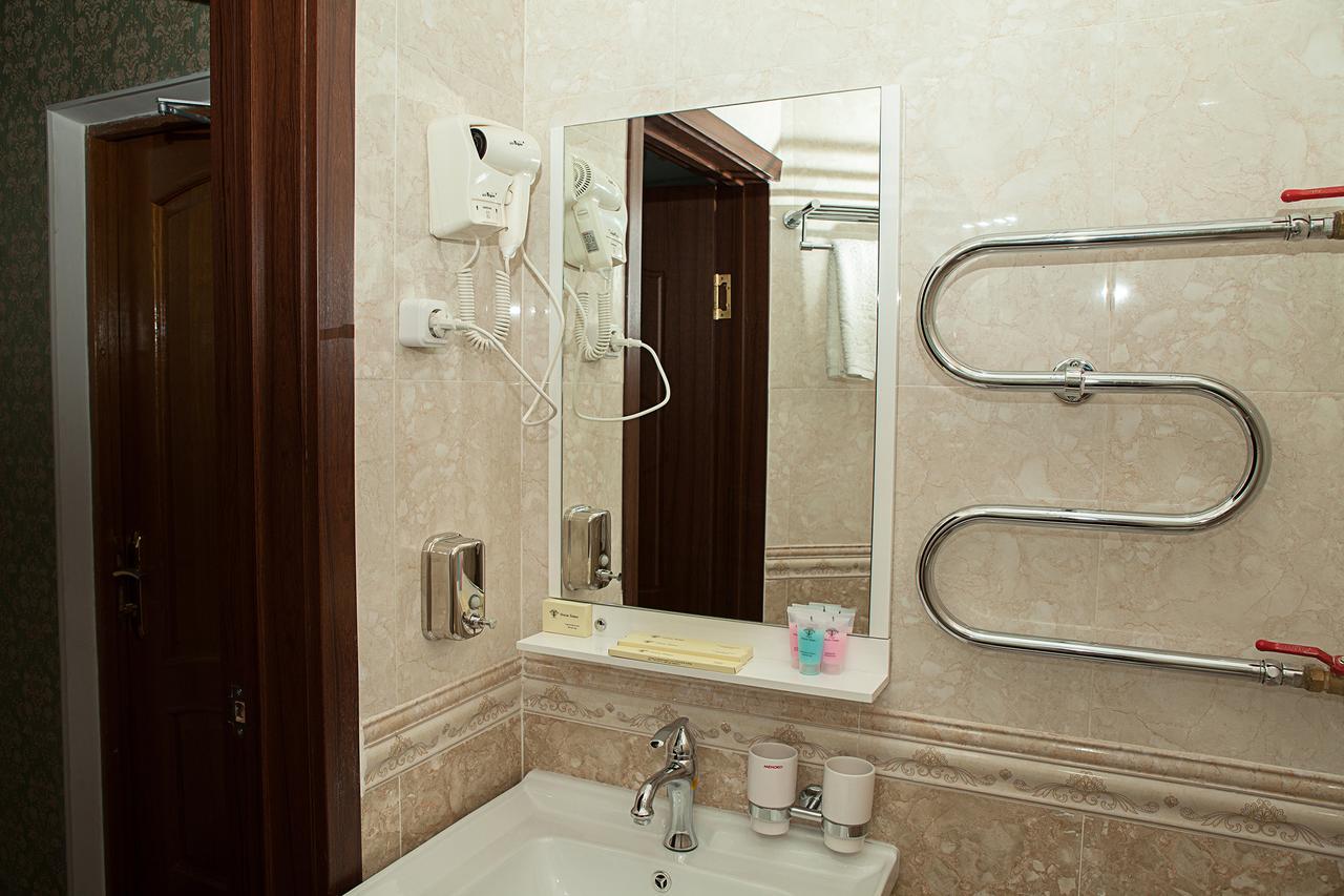 Hotel Topaz Asztana Kültér fotó
