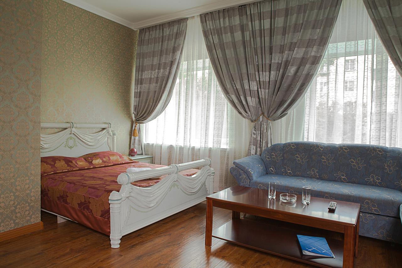 Hotel Topaz Asztana Kültér fotó