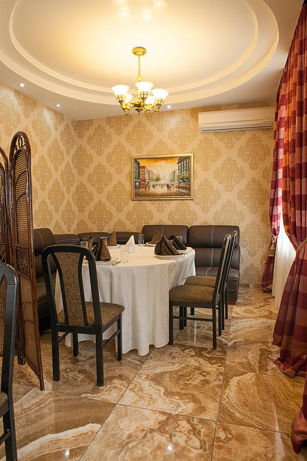 Hotel Topaz Asztana Kültér fotó